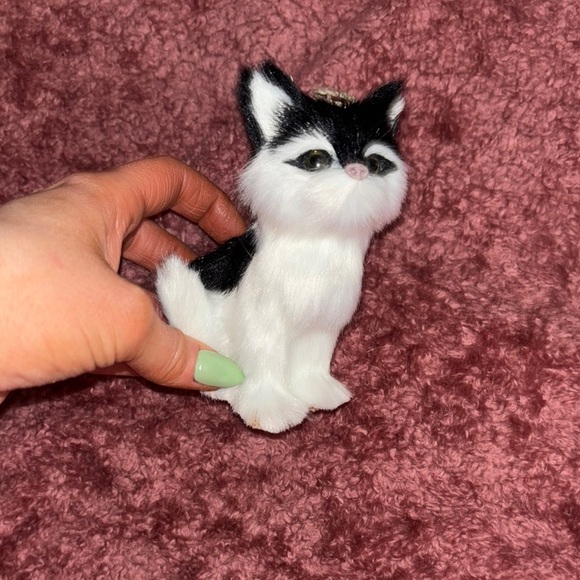 Black and White Furry Cat Figurine realistic - Picture 1 of 5
